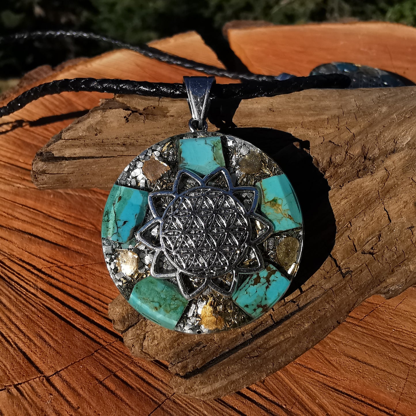Grosser Orgone Anhänger AUSGEGLICHENHEIT mit CHRYSOKOLL Lebensblume silber