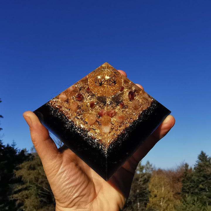 Orgone Cheops Pyramide ZUVERSICHT Goldtopas Skapolith Sonnenstein Zirkon →9.5cm ↑5.5cm