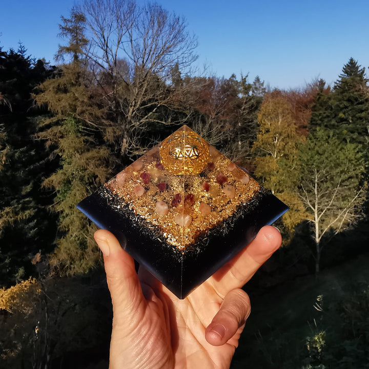 Orgone Cheops Pyramide ZUVERSICHT Goldtopas Skapolith Sonnenstein Zirkon →9.5cm ↑5.5cm