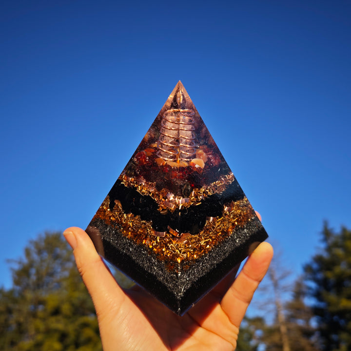Orgone Tesla Pyramide WIDERSTANDSKRAFT Bergkristall Granat Zirkon Karneol Turmalin Schungit→9.5cm ↑11cm