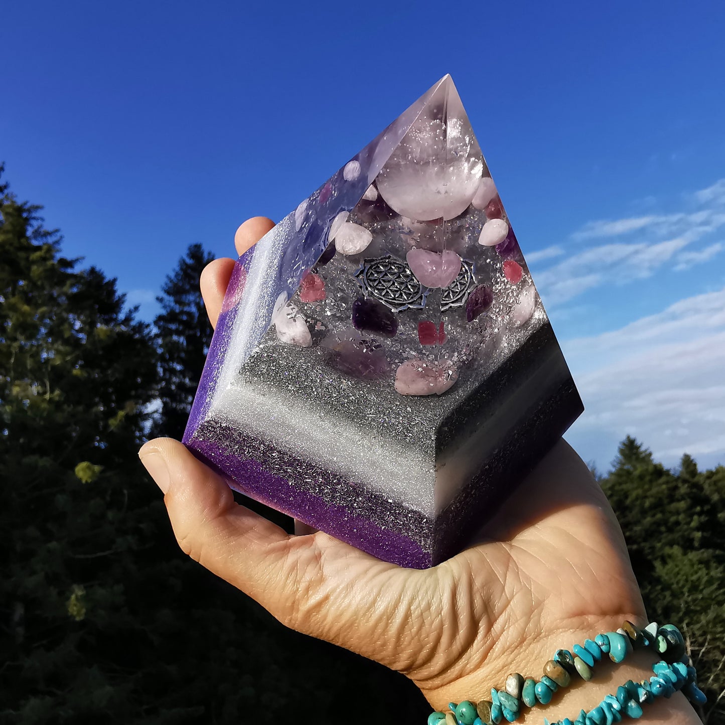 Orgone Pentagonal Pyramide LIEBE & HARMONIE 12.5cm