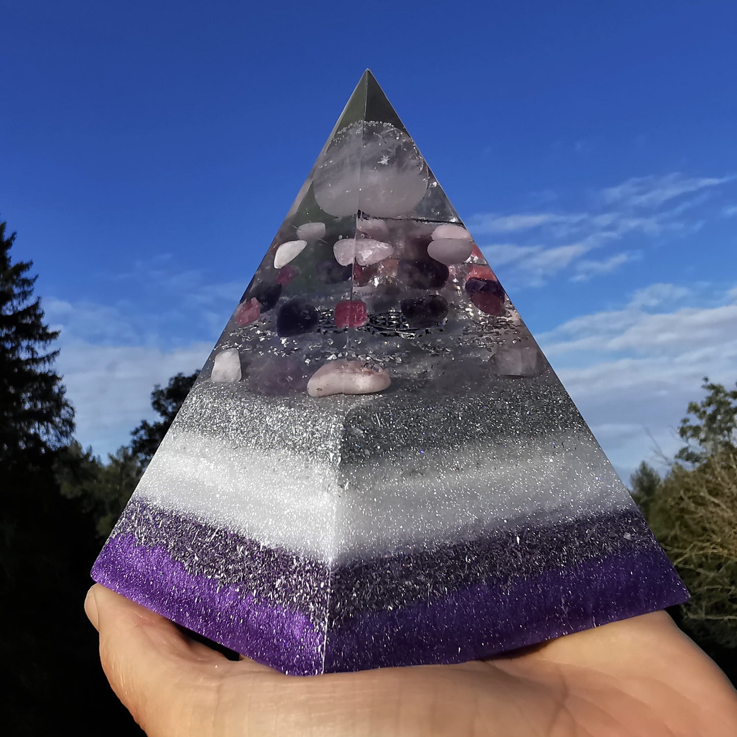 Orgone Pentagonal Pyramide LIEBE & HARMONIE 12.5cm