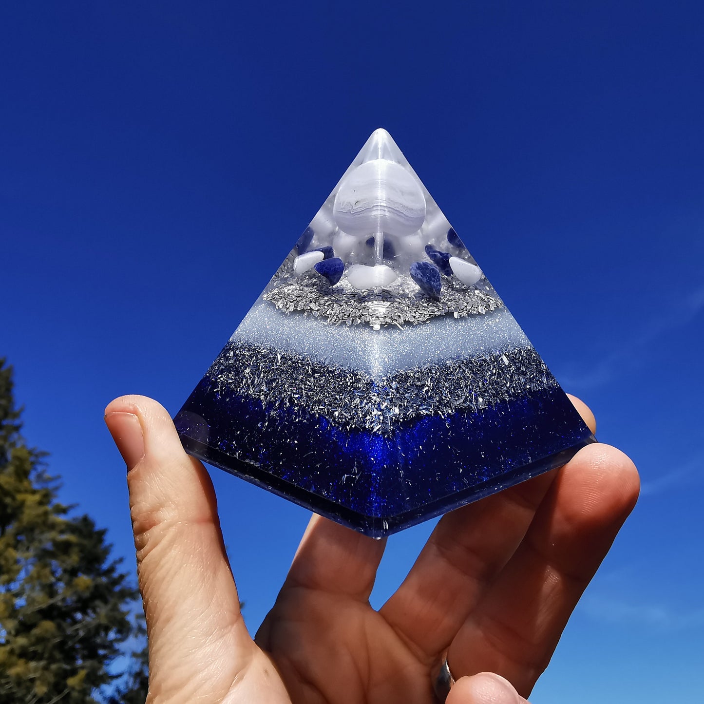 Orgone Pyramide LEICHTIGKEIT 6cm