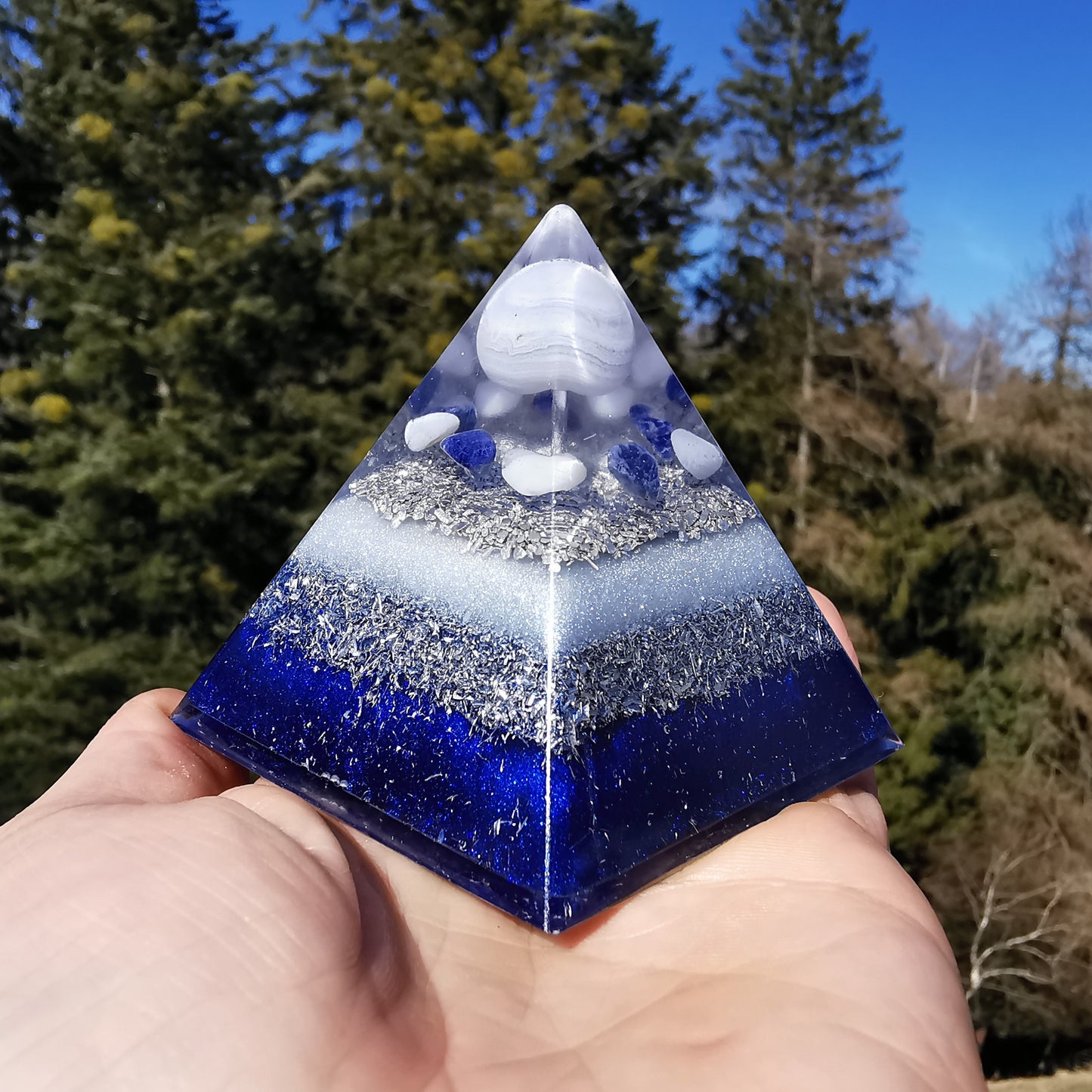 Orgone Pyramide LEICHTIGKEIT 6cm