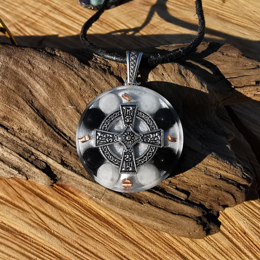 Orgone Anhänger BEFREIUNG & EMF NEUTRALISIERUNG Baryt & Schungit Kelten Kreuz