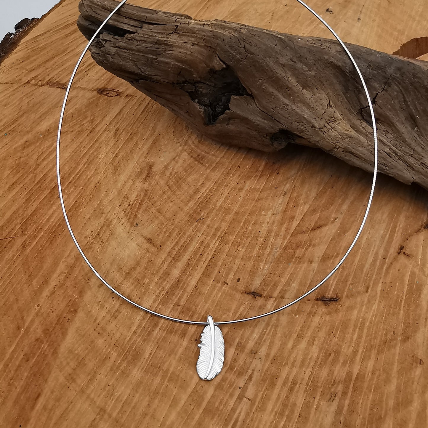 Anhänger FEDER S925 klein 20x8mm mit Band oder S925 Omega Reif