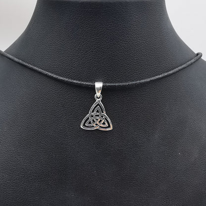 Anhänger KELTISCHE TRIQUETRA 15mm Silber 925 mit kostenlosem Baumwollband