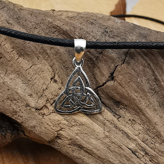 Anhänger KELTISCHE TRIQUETRA 15mm Silber 925 inkl. Baumwollband mit S925 Verschlus